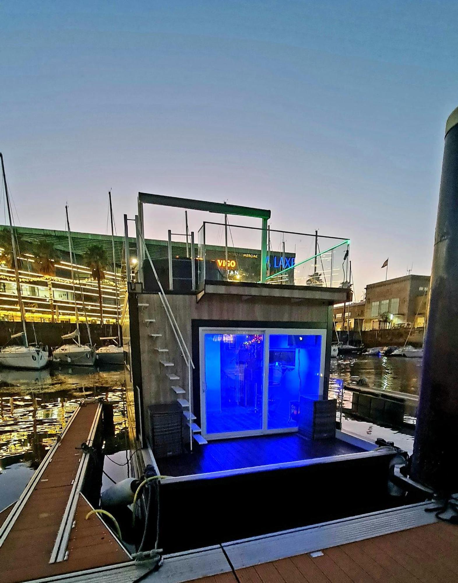 Barco-Apartamento En El Nautico De Vigo Exterior foto