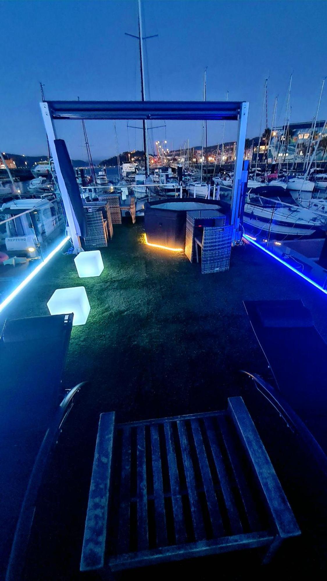 Barco-Apartamento En El Nautico De Vigo Exterior foto